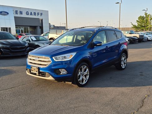 Used 2018 Ford Escape Titanium w/ Ford Safe & Smart Package AWD/4WD image 10