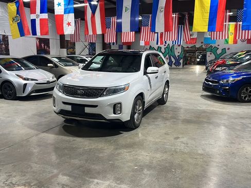 Used 2015 Kia Sorento SX image 1