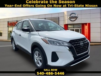 New 2025 Nissan Kicks Play S