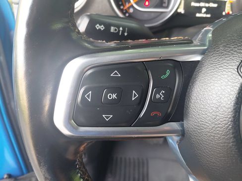 Used 2022 Jeep Gladiator Overland AWD/4WD image 5