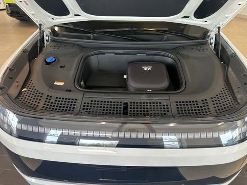 New 2026 Hyundai Ioniq 9 SE AWD/4WD image 9