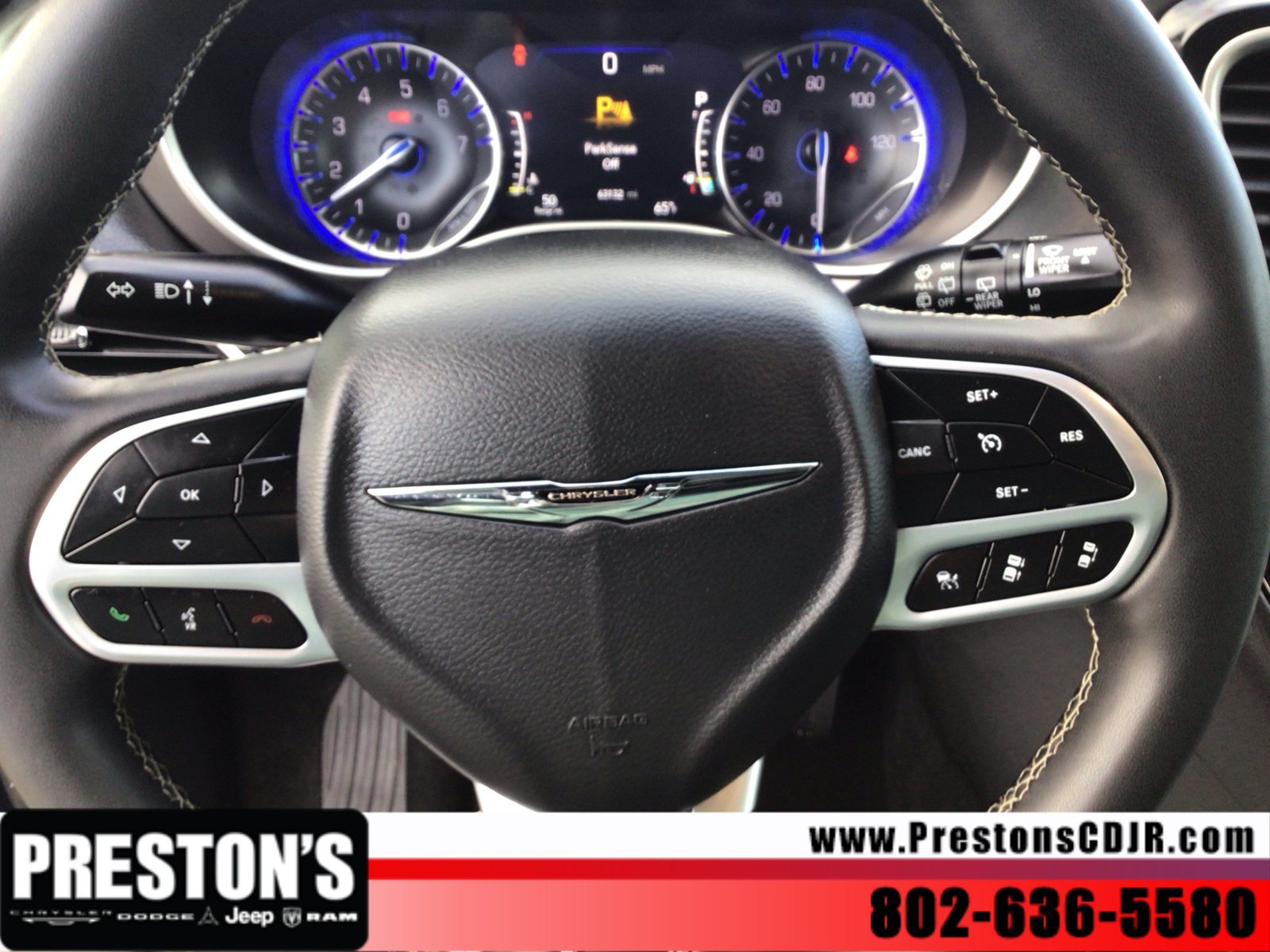 Used 2025 Chrysler Pacifica Select FWD image 11