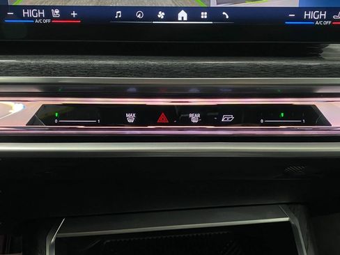 Certified 2025 BMW 760i xDrive w/ Executive Package image 26