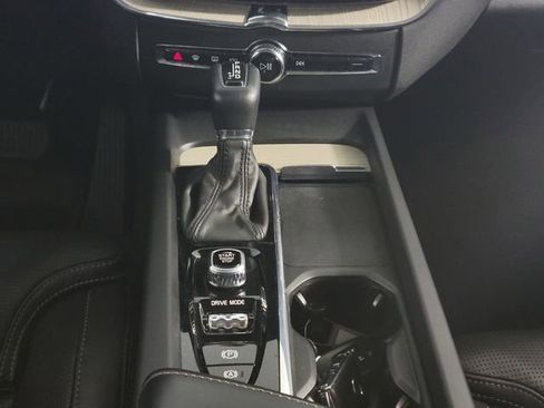 Used 2021 Volvo XC60 T5 Inscription w/ Advanced Package image 26