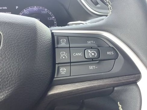 Certified 2023 Jeep Grand Cherokee L Limited AWD/4WD image 36