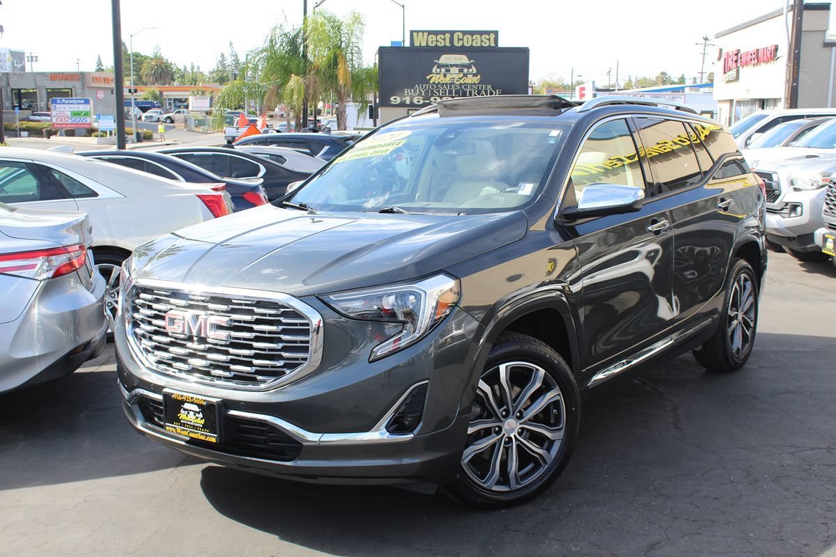 Used 2020 GMC Terrain Denali w/ Denali Premium Package AWD/4WD image 2