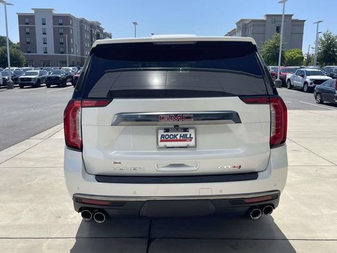 Used 2023 GMC Yukon AT4 w/ AT4 Premium Package AWD/4WD image 8