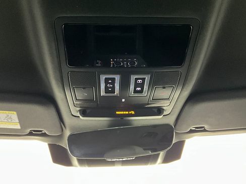 Used 2025 Land Rover Defender 110 S image 13