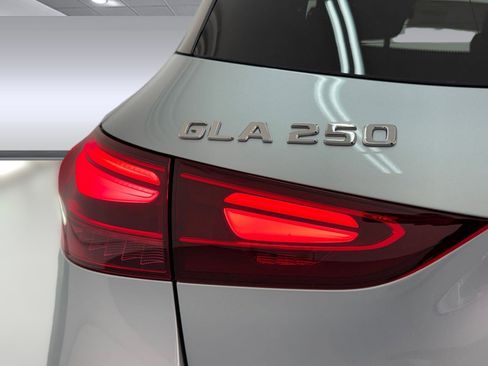 New 2026 Mercedes-Benz GLA 250 image 9