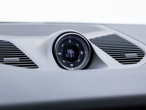 New 2026 Porsche Cayenne image 21