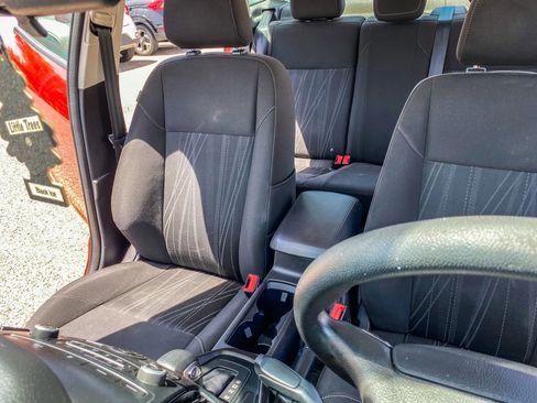 Used 2018 Ford Focus SE w/ SE Appearance Package image 25