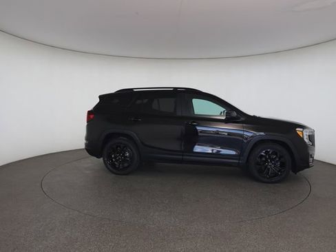 Used 2022 GMC Terrain SLE w/ Driver Convenience Package FWD image 24