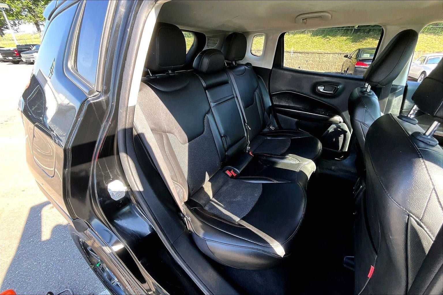 Used 2019 Jeep Compass Trailhawk AWD/4WD image 16
