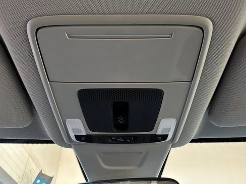 Used 2025 Honda CR-V EX image 17