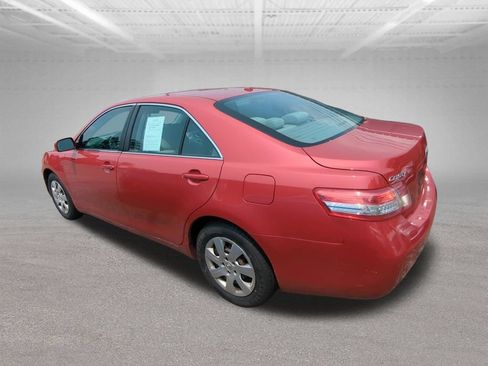 Used 2011 Toyota Camry LE FWD image 5