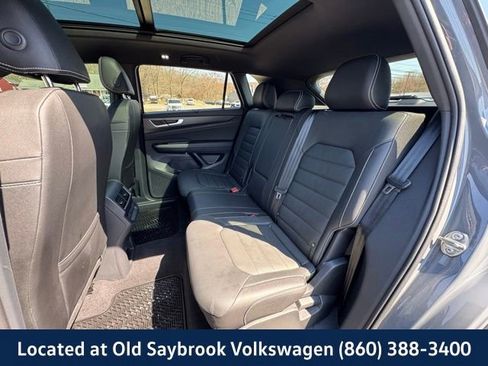 Certified 2025 Volkswagen Atlas Cross Sport SEL R-Line AWD/4WD image 10