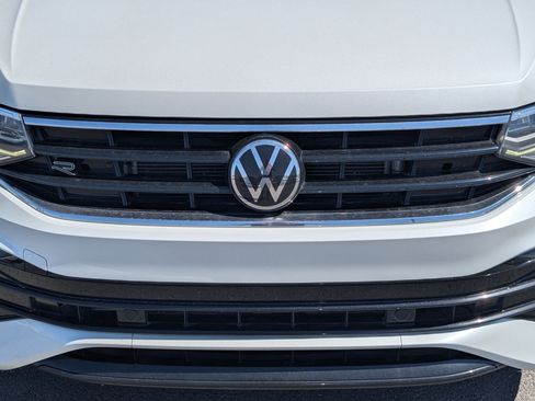 Used 2023 Volkswagen Tiguan SE R-Line AWD/4WD image 10