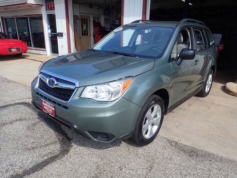 Used 2016 Subaru Forester 2.5i w/ Alloy Wheel Package AWD/4WD image 2
