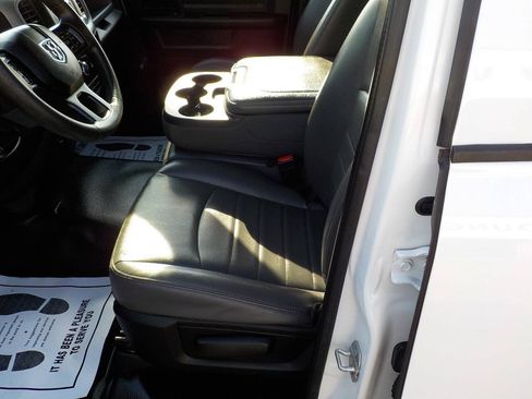 Used 2019 RAM 1500 Tradesman w/ Chrome Appearance Group RWD image 14