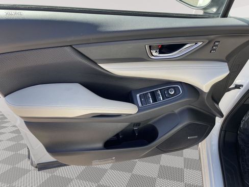 Used 2022 Subaru Ascent Limited w/ Technology Package image 18