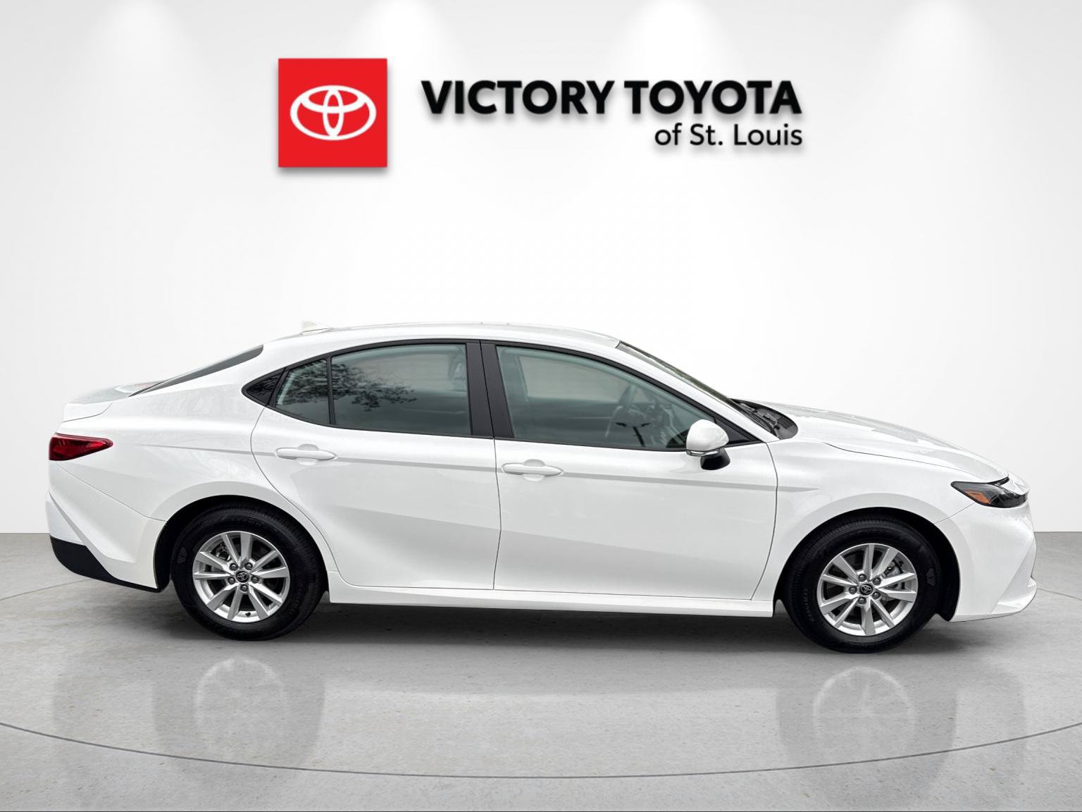 Used 2026 Toyota Camry LE FWD image 2