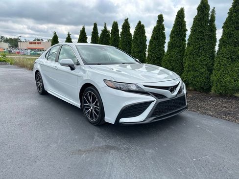 Certified 2023 Toyota Camry SE FWD image 2