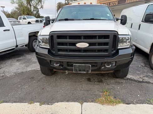 Used 2006 Ford F550 4x4 Crew Cab Super Duty image 11