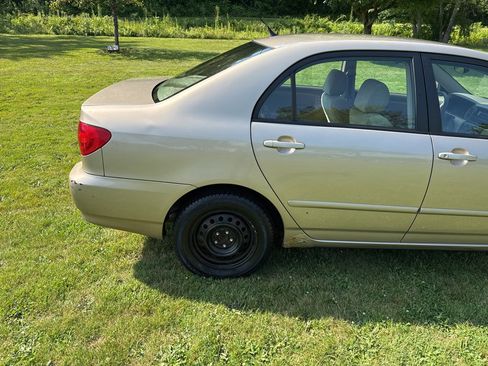 Used 2005 Toyota Corolla LE w/ Audio Value Pkg FWD image 27