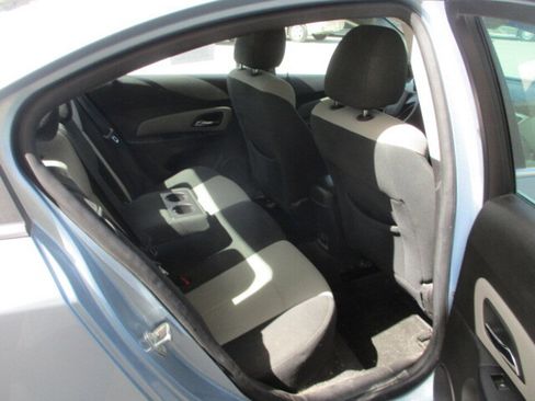 Used 2011 Chevrolet Cruze LS image 21