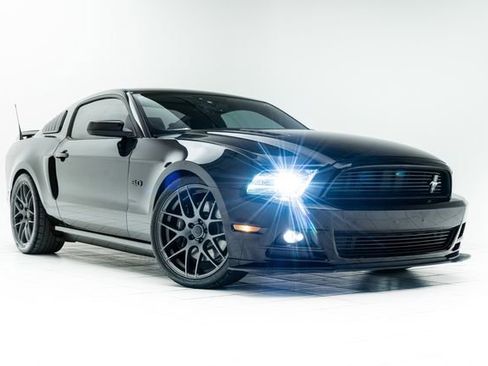 Used 2013 Ford Mustang GT Premium image 5