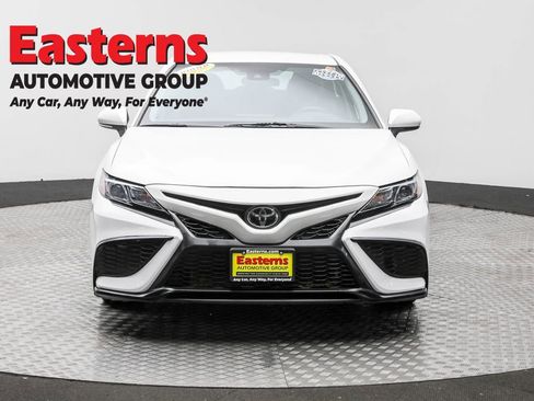 Used 2024 Toyota Camry SE image 2