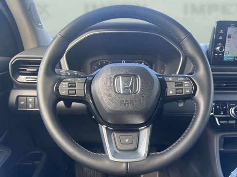 Used 2025 Honda Pilot Elite image 14