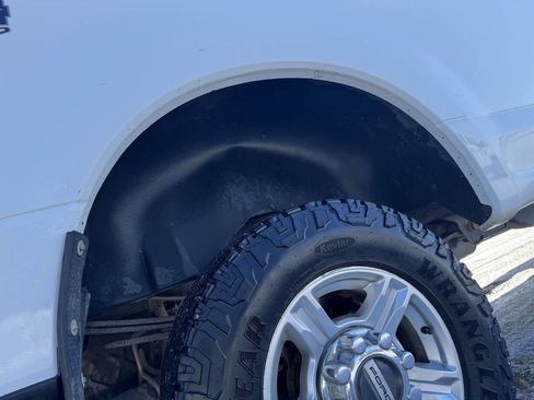 Used 2017 Ford F250 XLT w/ FX4 Off-Road Package AWD/4WD image 17