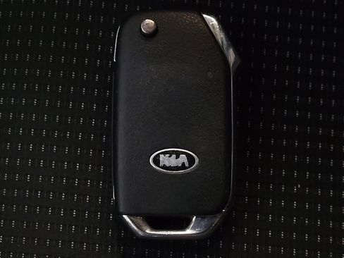 Used 2020 Kia Forte LXS FWD image 32