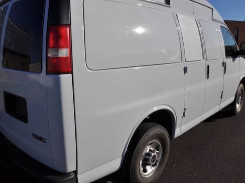 Used 2015 GMC Savana 2500 LS w/ Cold Climate Package RWD image 10