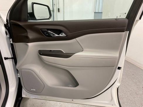 Used 2021 GMC Acadia SLT w/ Preferred Package image 41