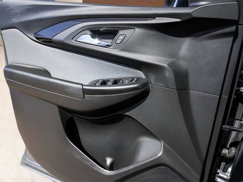 Used 2021 Chevrolet TrailBlazer LT w/ Convenience Package image 22