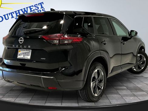 Used 2025 Nissan Rogue SV AWD/4WD image 7