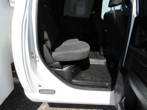 Used 2022 RAM 3500 Tradesman w/ Chrome Appearance Group AWD/4WD image 16