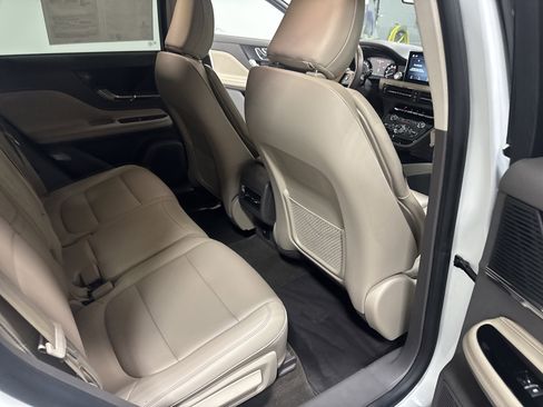 Used 2021 Lincoln Corsair AWD image 31