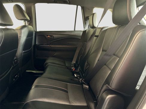 Used 2025 Honda Passport TrailSport image 25