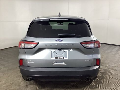 Used 2022 Ford Escape SE w/ SE Sport Appearance Package image 3