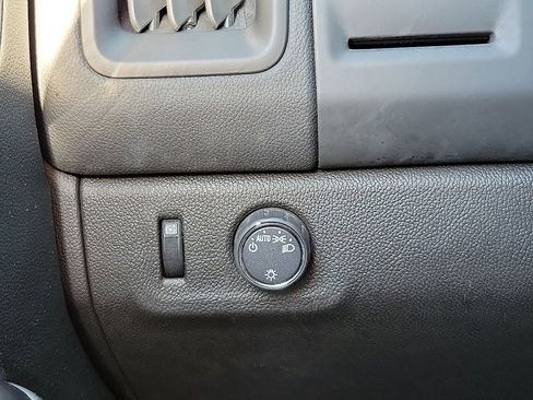 Used 2022 Chevrolet Colorado LT w/ Fleet Safety Package image 14