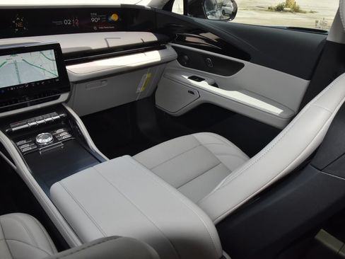 New 2026 Lincoln Nautilus Premier w/ Equipment Group 102A AWD/4WD image 17