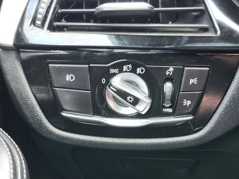 Used 2018 BMW 540i xDrive image 22