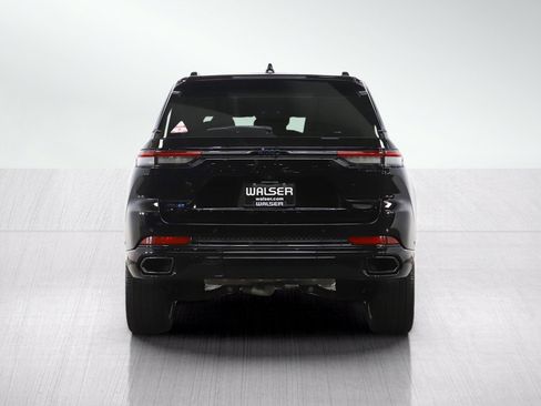 Used 2024 Jeep Grand Cherokee Summit AWD/4WD image 4