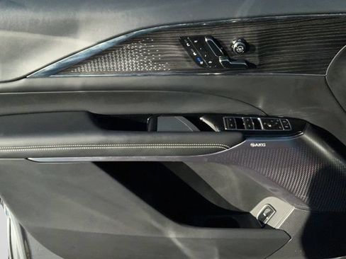 Certified 2023 Cadillac Lyriq 2WD image 9