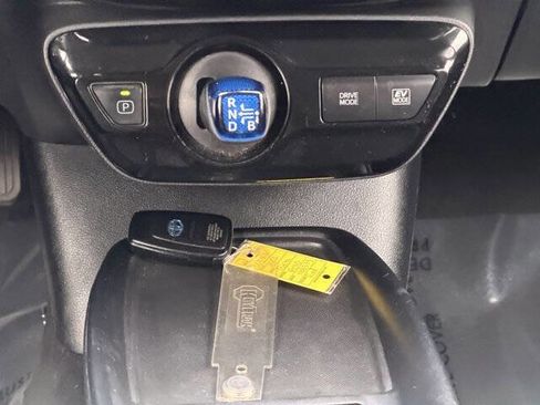 Used 2022 Toyota Prius LE image 16