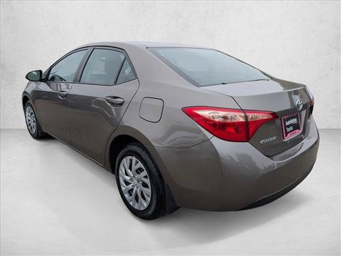 Used 2018 Toyota Corolla LE FWD image 8