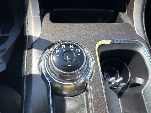 Used 2017 Ford Fusion SE w/ Fusion SE Technology Package image 29